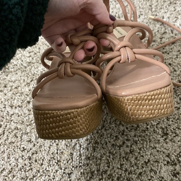 NWOT Antonio Melani wrap around the ankle, nude strappy wedges - size 8.5 - Picture 3 of 7